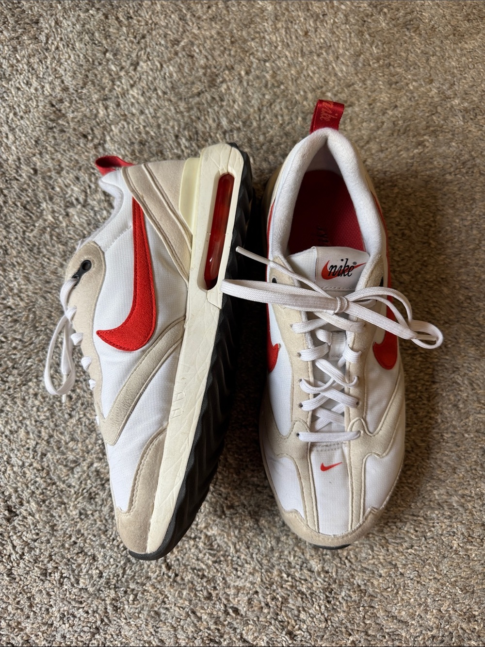 Nike women’s Air Max Dawn 8.5 white mantra orange shoes